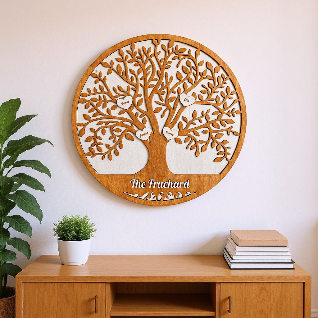 Arbre généalogique mural en bois personnalisé avec prénoms gravés, décoration élégante pour salon ou cadeau familial unique.  
Gepersonaliseerde houten familieboom voor aan de muur met gegraveerde namen, elegante decoratie voor woonkamer of uniek familiecadeau.