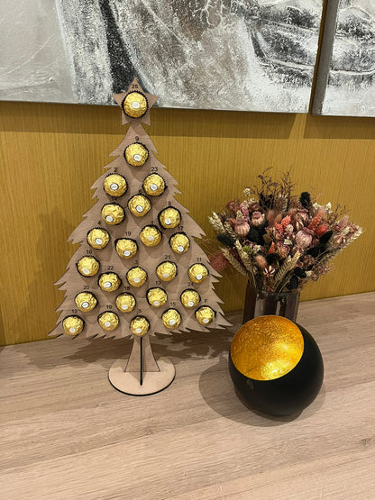Adventskalender van Hout met Plaatsen voor Ferrero Rocher Chocolaatjes